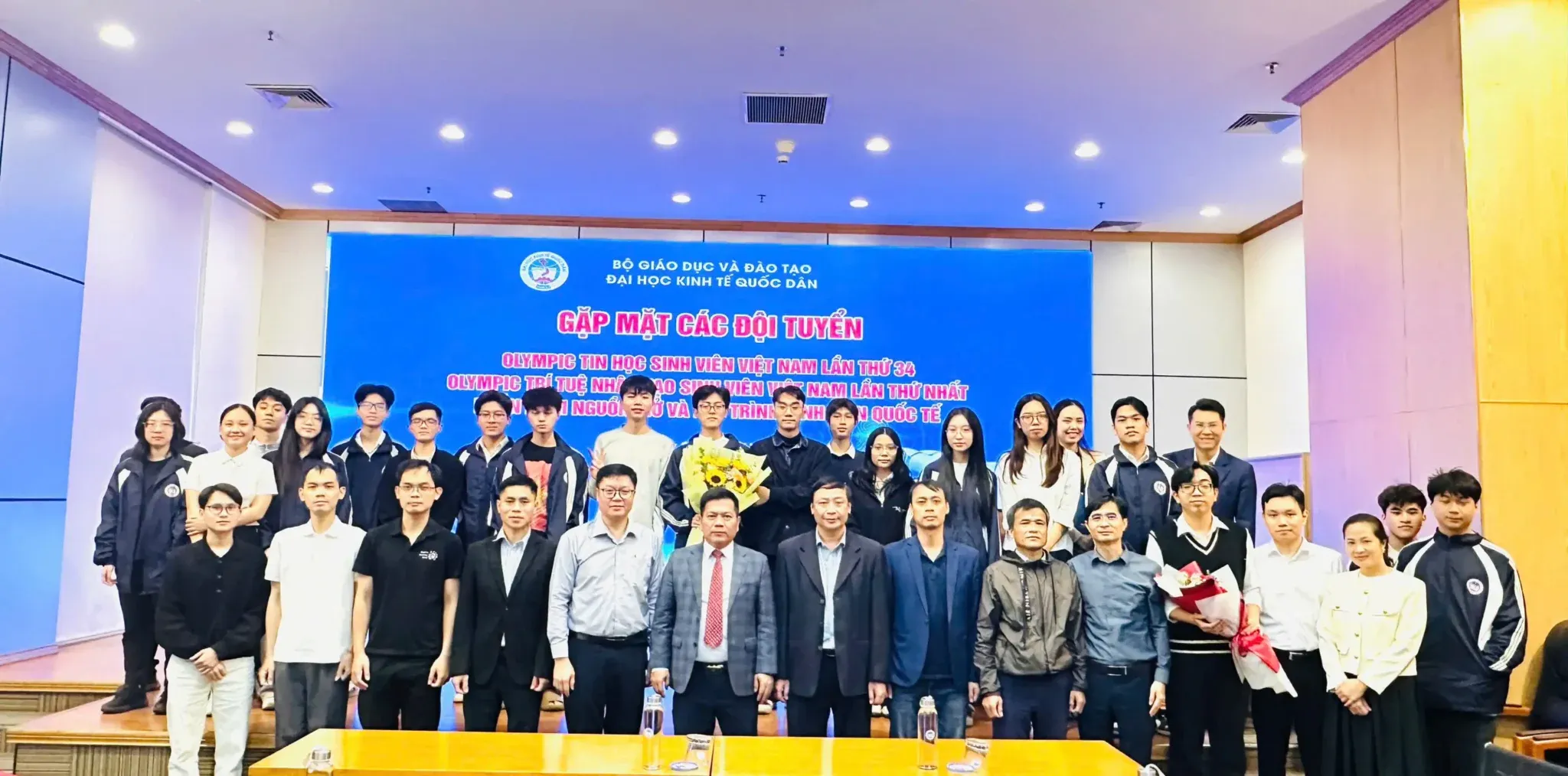 Gặp mặt và động viên các đội tuyển trước kỳ thi Olympic Tin học, Trí tuệ nhân tạo và ICPC năm 2025